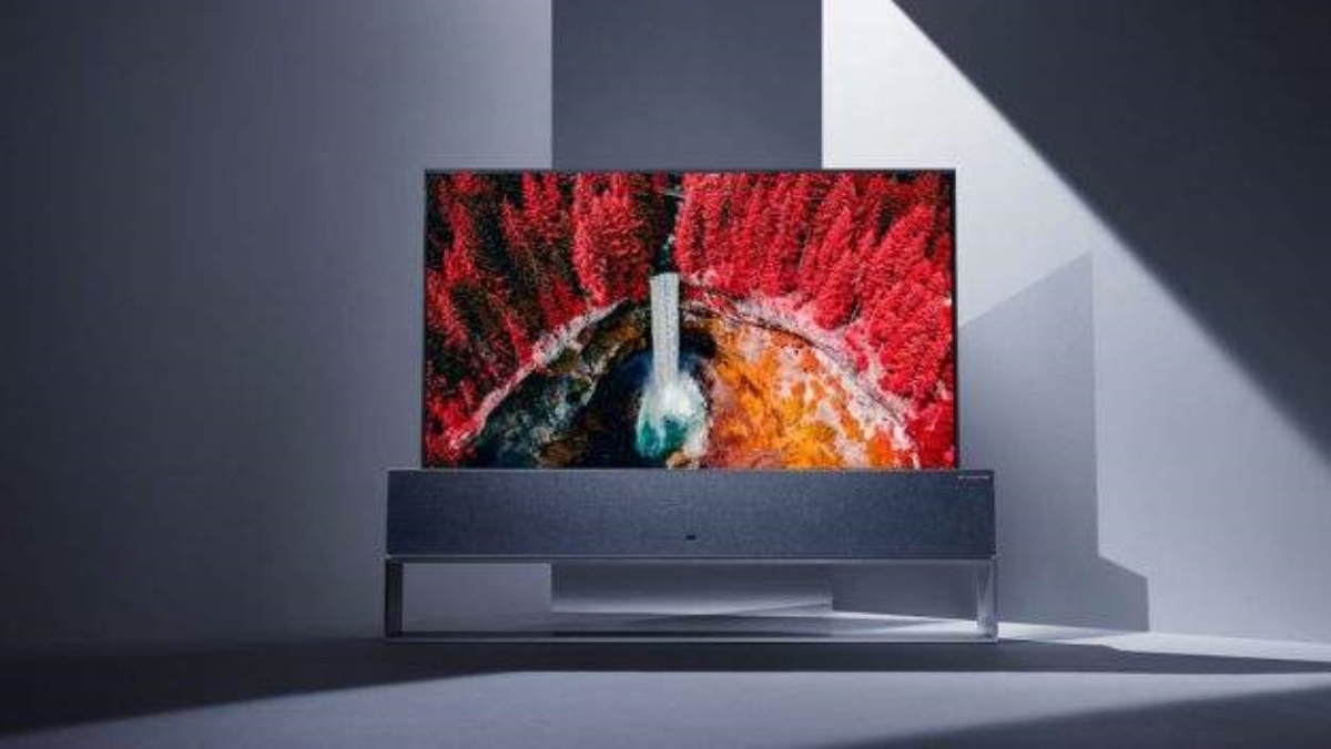 В LG показали новый 4К-телевизор, который можно свернуть в трубочку