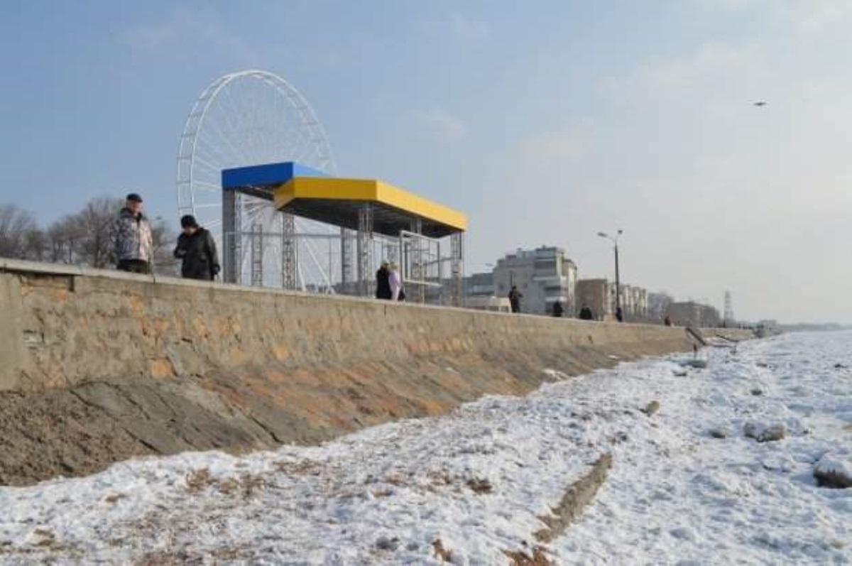 Азовское море превратилось в кусок льда: эпичное видео