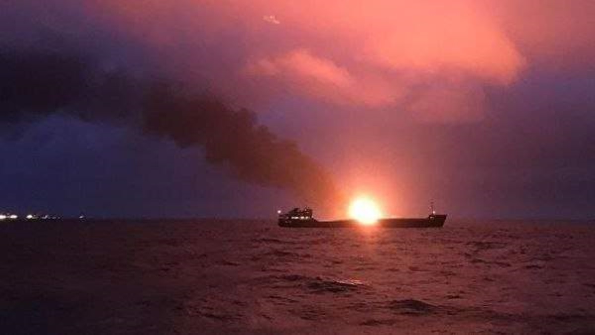 Негде клейма ставить: всплыли скандальные данные о сгоревших в Черном море кораблях