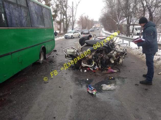 Под Киевом произошло масштабное ДТП с маршруткой: много погибших. Видео