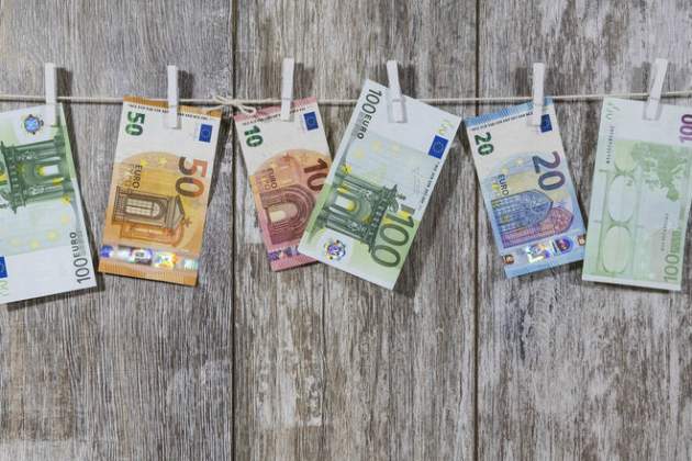 Евро 20 лет: кто выиграл и кто потерял от единой валюты