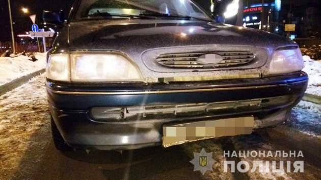 В Киеве трое иностранцев напали с ножом на таксиста
