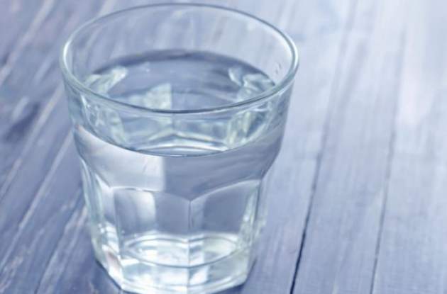 Стакан воды поможет убрать негативную энергию в доме