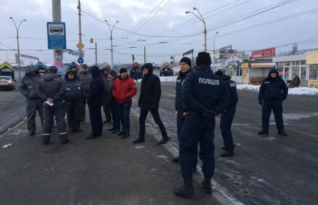 Ловить "зайцев" в транспорте Киева теперь будут полицейские