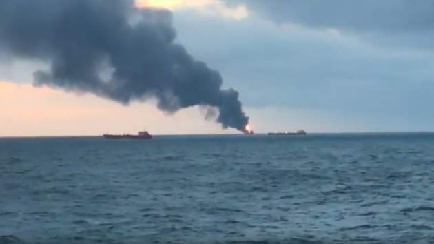 Пожар на судах в Керченском проливе: новые подробности