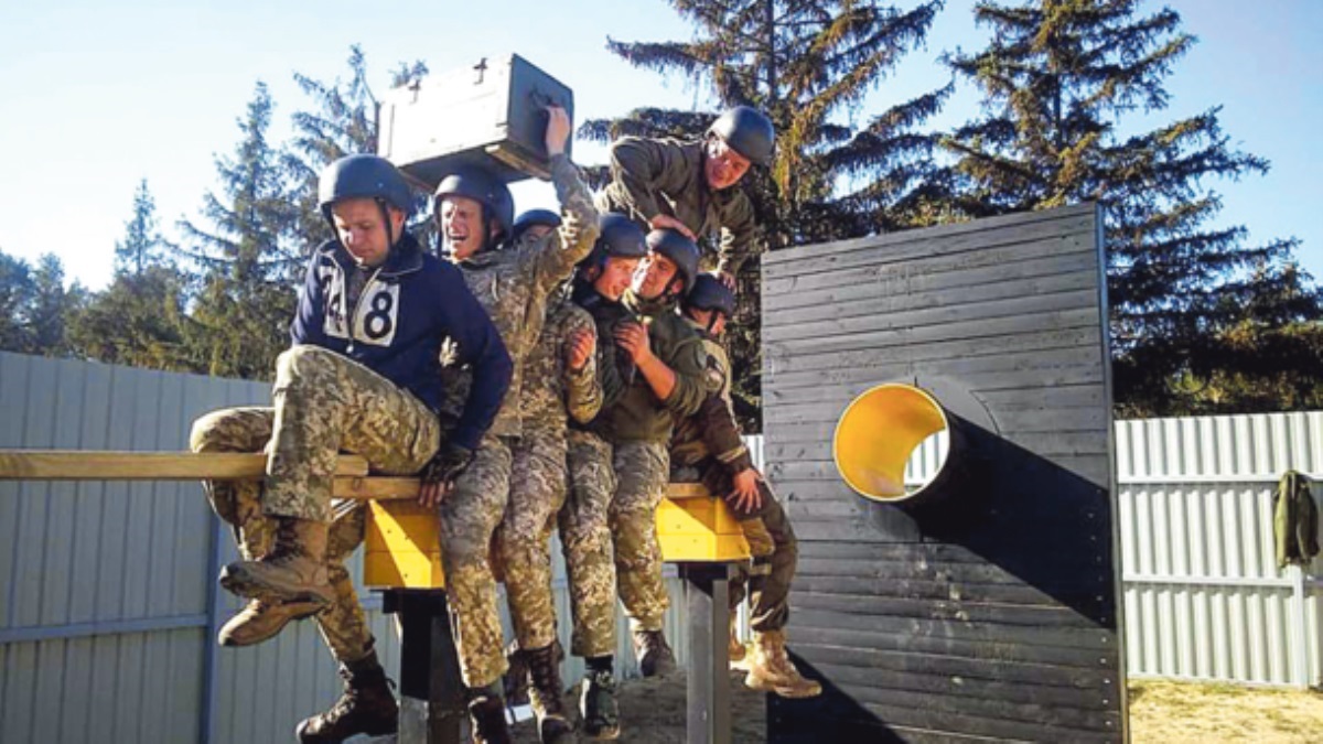 Как и зачем власть хочет изменить систему воинских званий в Украине