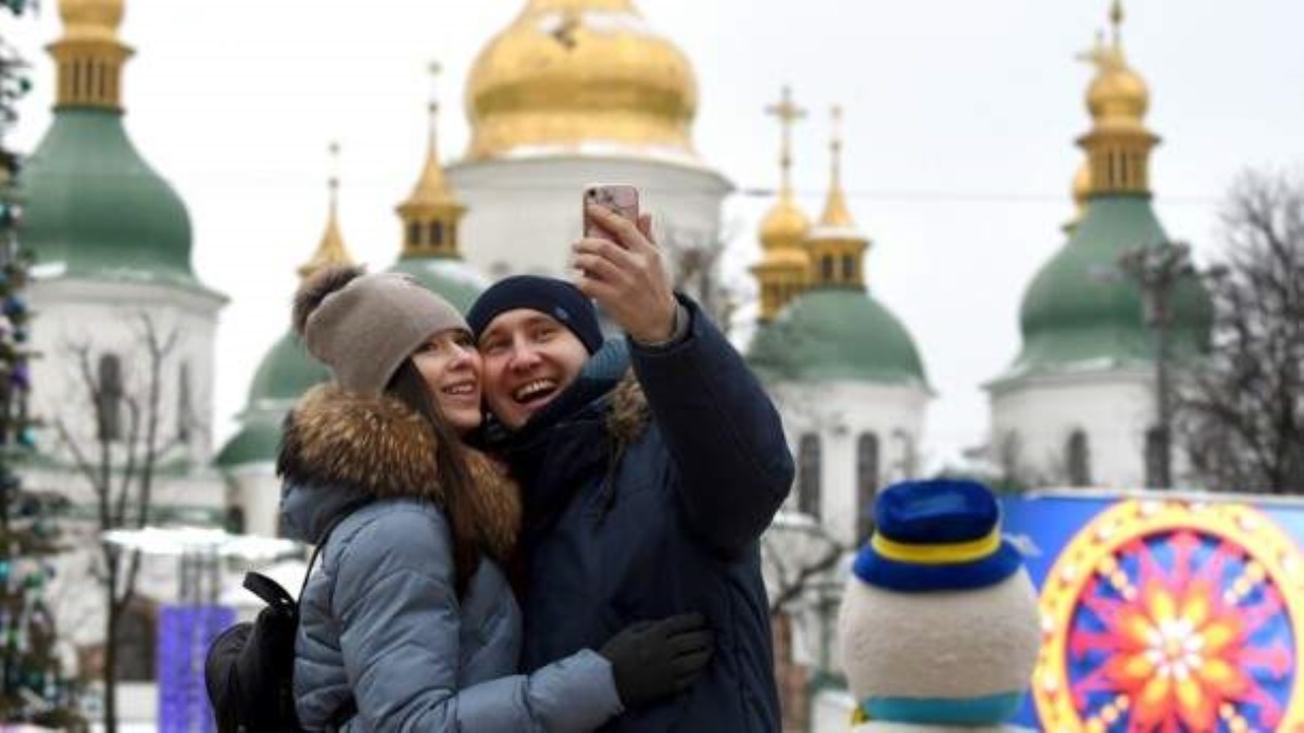 Украину накроют дожди со снегом: погода на День Валентина