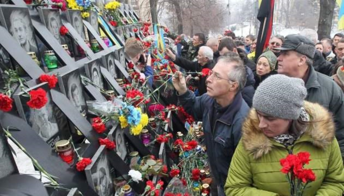 В Украине чтят память героев Небесной сотни