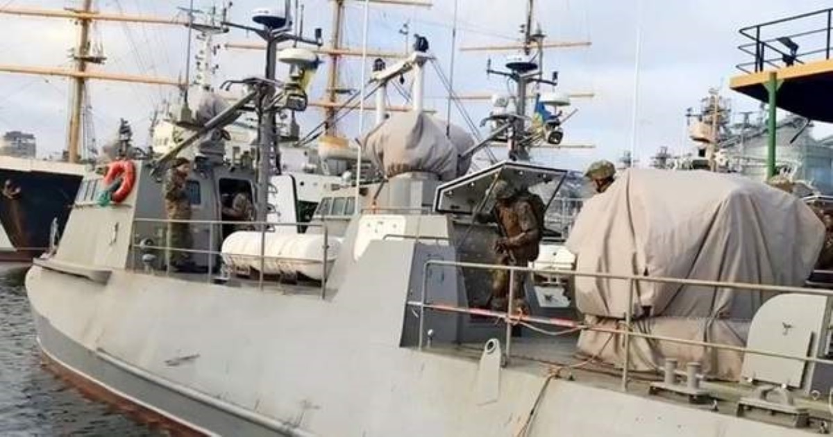 В России заявили о походе военных кораблей Украины к Керченскому проливу