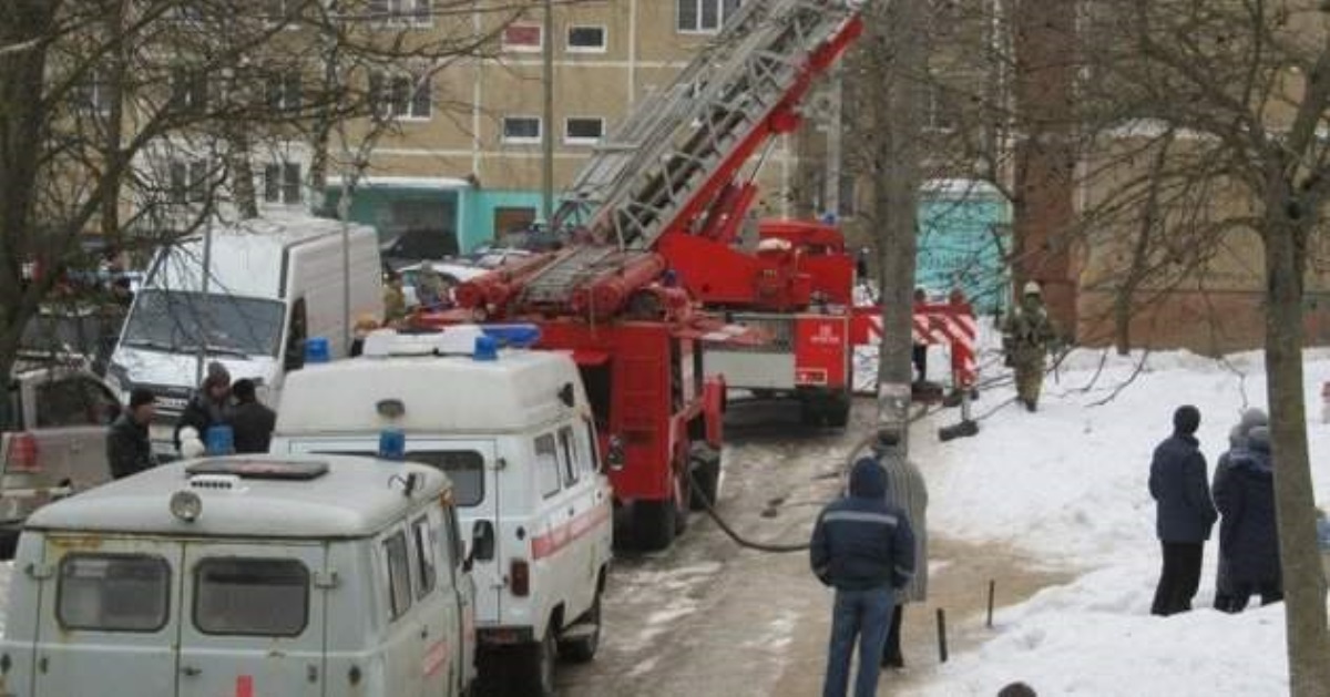 Мать выбросила младенца в окно: подробности жуткого ЧП на пожаре