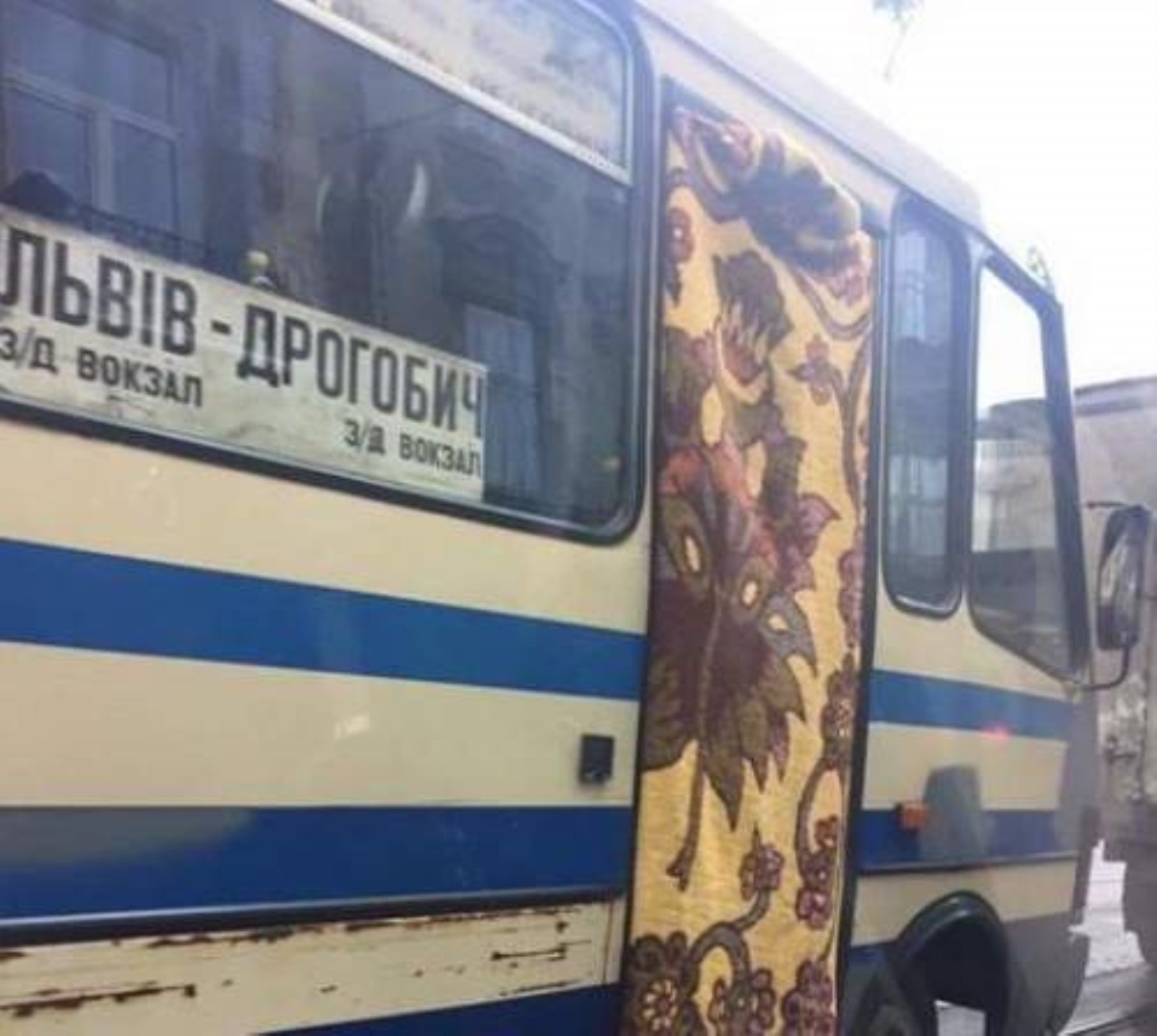 На пути в Европу: маршрутка насмешила украинцев необычной «модернизацией»