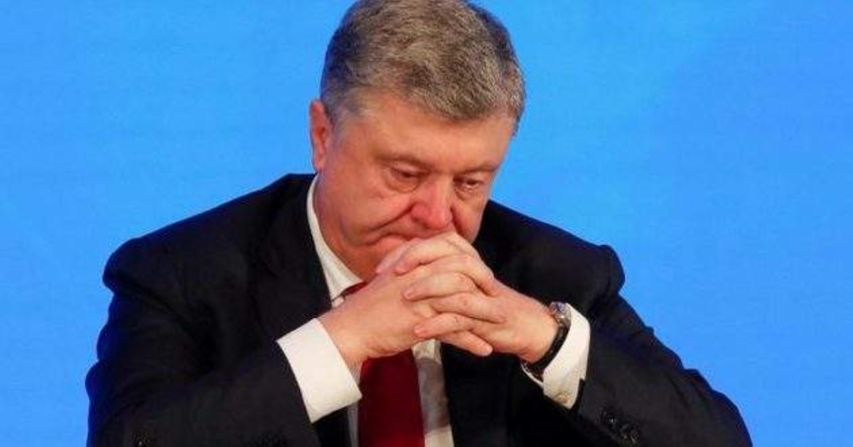 Синдром Януковича: Порошенко сорвал с девушки шапку на глазах у толпы