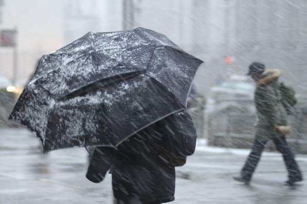 Украину накрыл циклон с мощными снегопадами