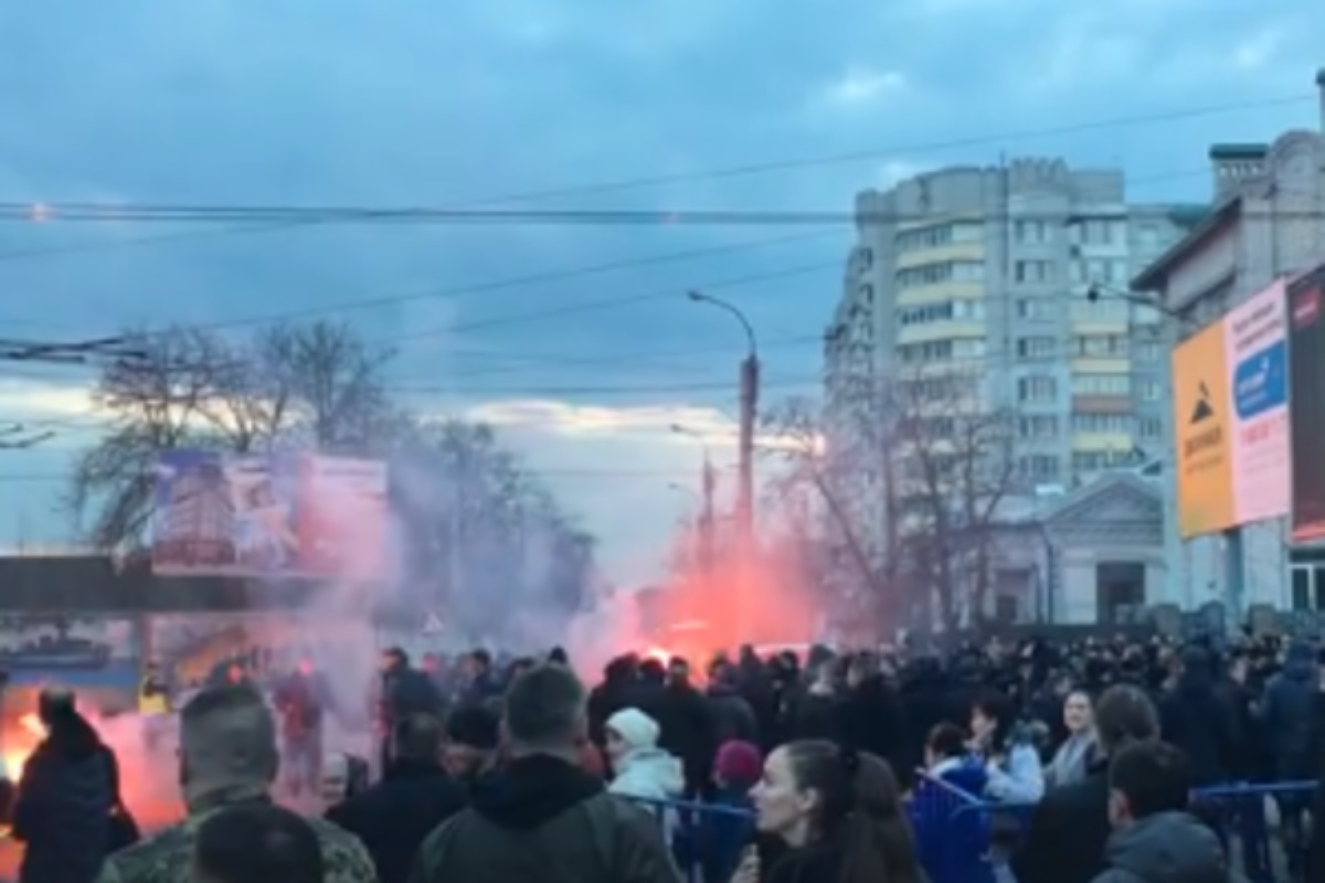 Нацкорпус устроил побоище в Черкассах: появилось новое показательные кадры