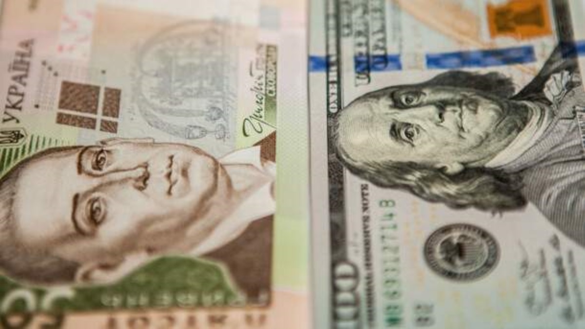 В Украине обесценивается валюта: эксперт озвучил прогноз на неделю