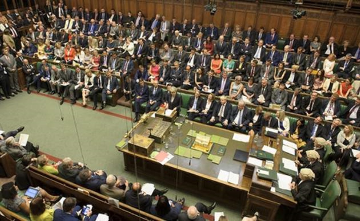 Парламент проголосовал против второго референдума