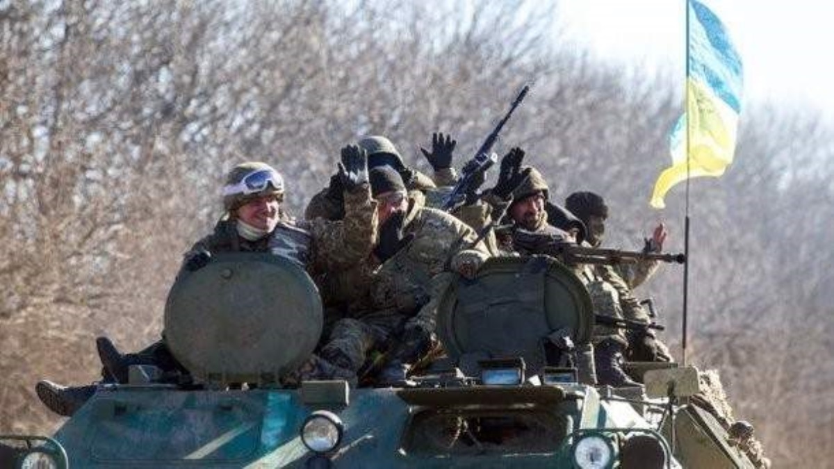 22 тысячи на передовой: Порошенко пообещал повышение выплат бойцам ВСУ