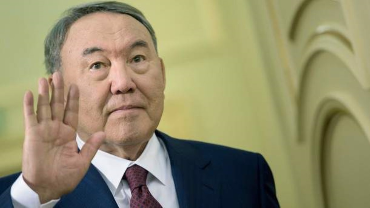 По следам Ельцина: Зачем Назарбаев отправился на покой