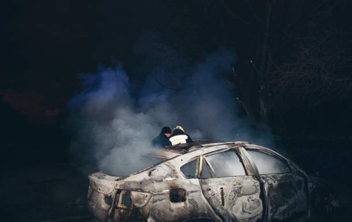 В Днепре дотла сгорели два "крутых" BMW