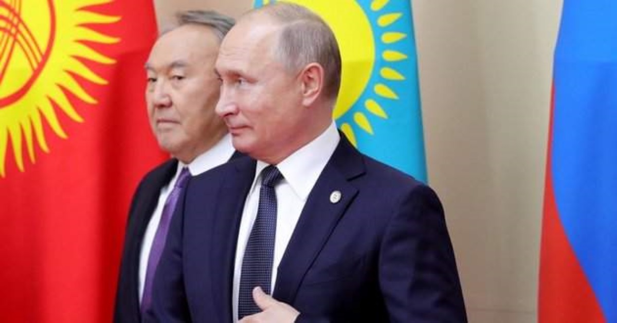 Назарбаев сдал Казахстан: политолог раскрыл план Кремля