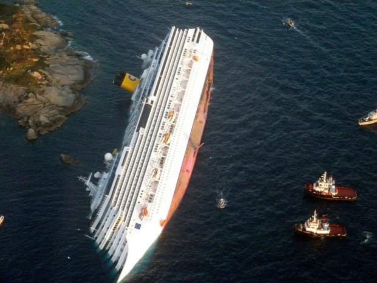 Тонет новый Титаник: тысячи пассажиров могут не выжить