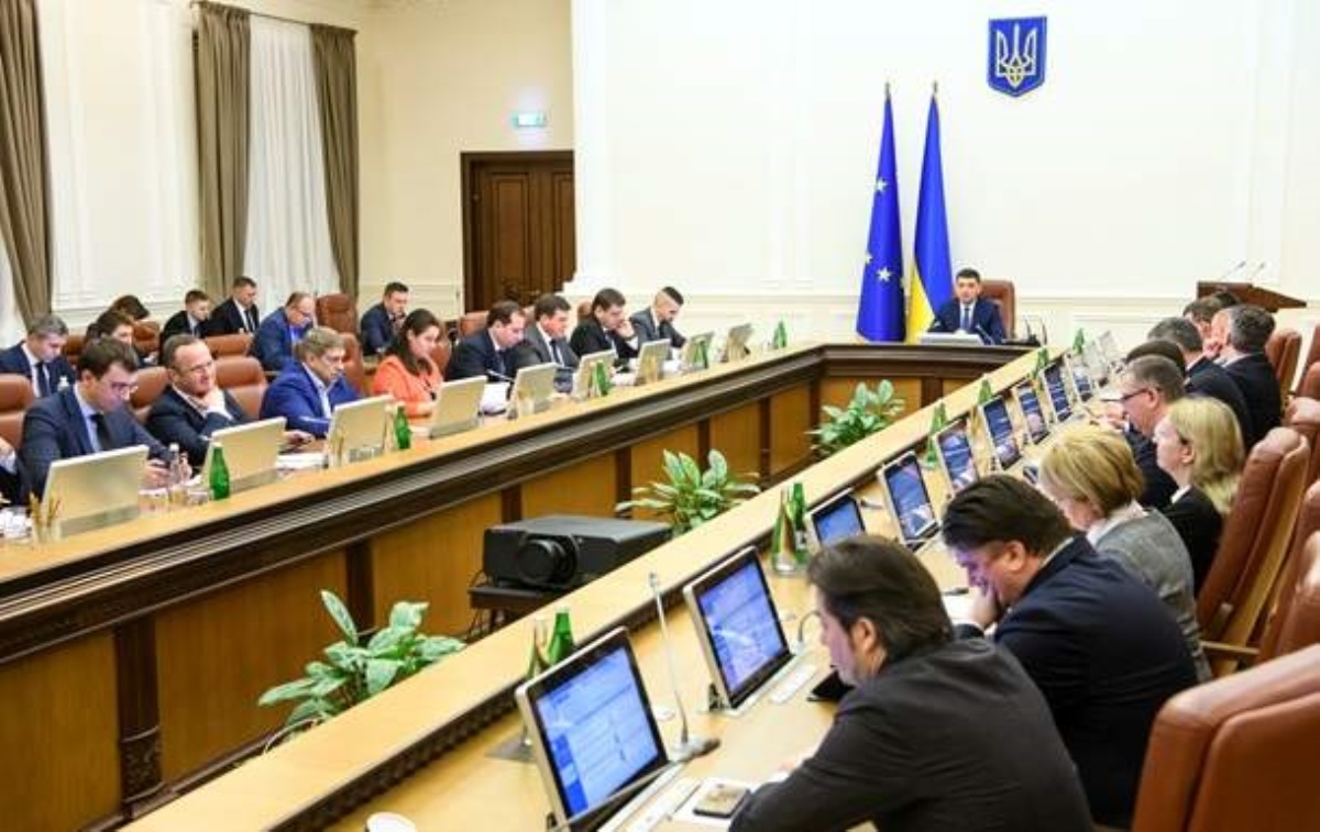 Кого хотят видеть премьером украинцы