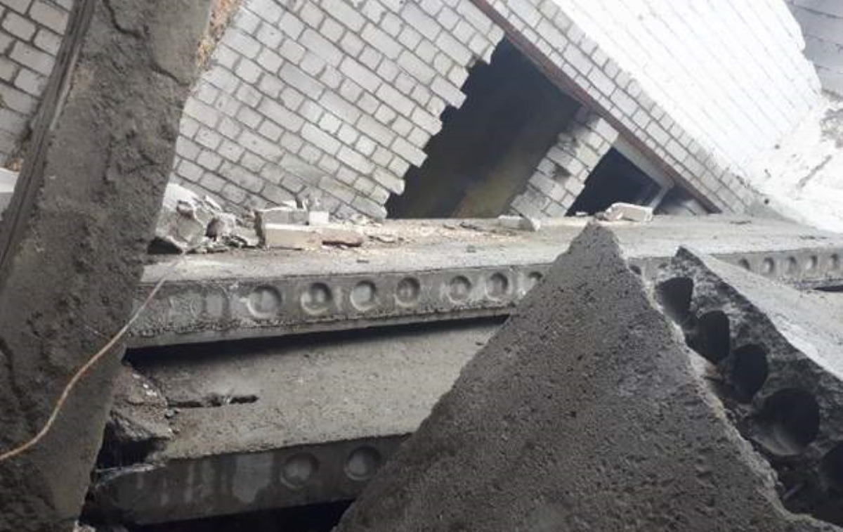 В Киеве на людей рухнули бетонные плиты