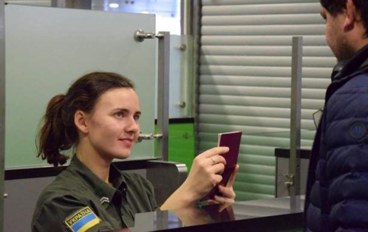 Пограничники предупредили об очередях в аэропортах из-за выборов