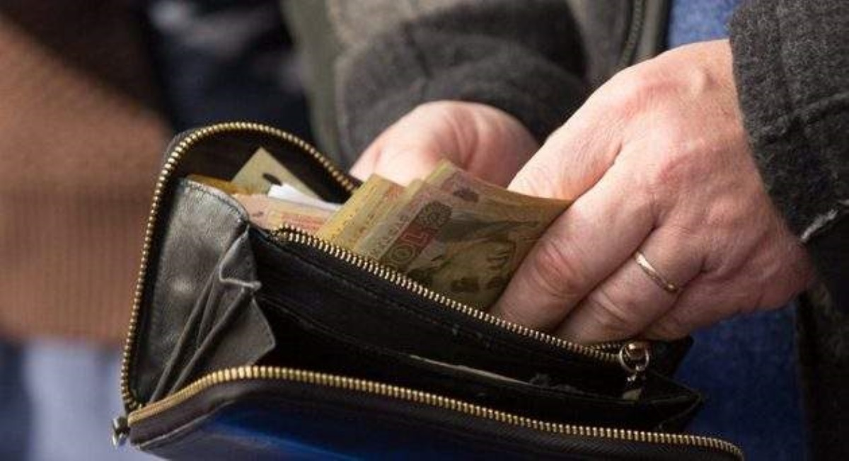 Новые соцвыплаты ждут украинцев уже с 1 апреля: кто получит деньги