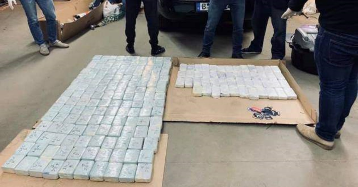 100 кг героина: под Киевом силовики наткнулись на "клад"