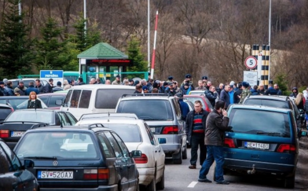 ЕС массово отказывает бедным украинцам во въезде