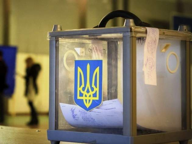 Украинцы назвали лидеров избирательной гонки