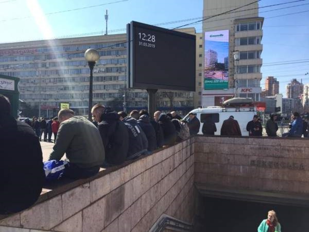 Аваков рассказал, чьи "титушки" собирались под зданием ЦИК в день выборов