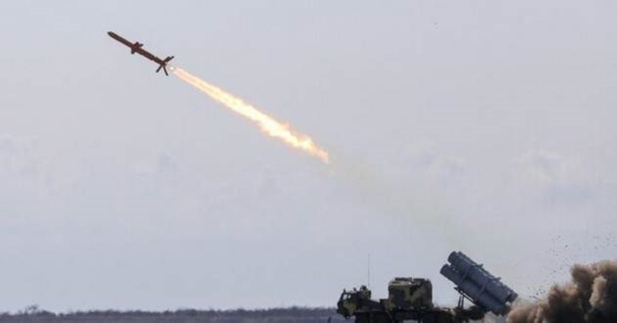 Украина успешно испытала новую ракету "Нептун": мощные кадры