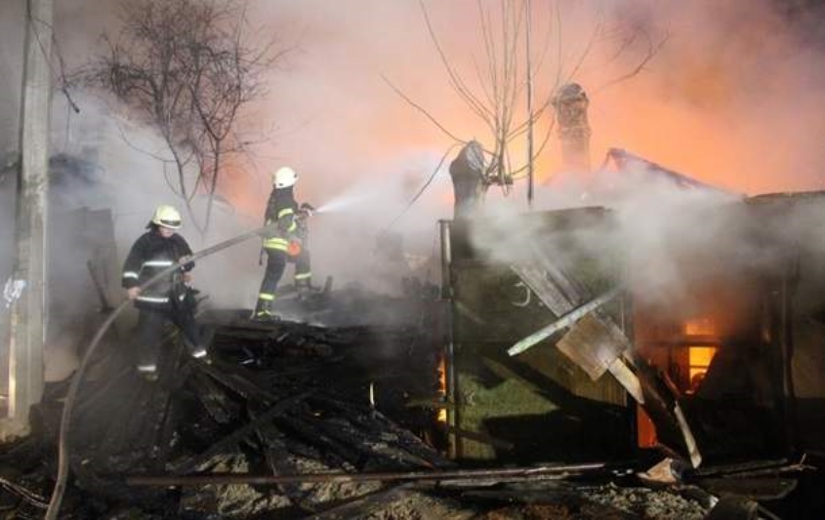 В Киеве потушен масштабный пожар