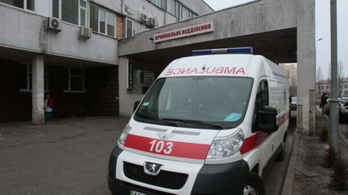 Под Киевом главврач украл машину скорой помощи