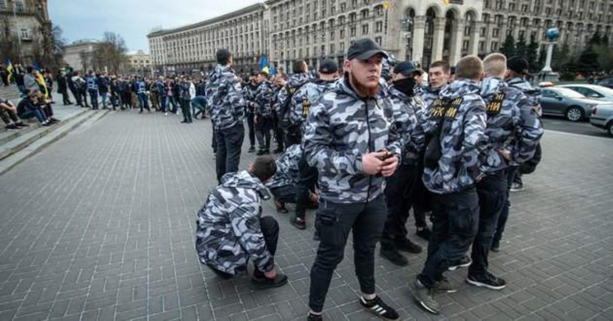 Как Нацдружины троллили силовиков и Администрацию президента в Киеве