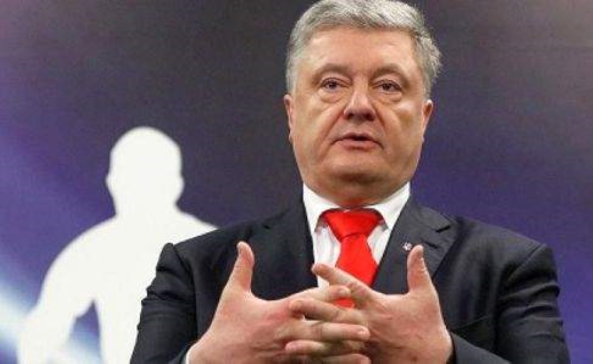 Порошенко объяснил высокий рейтинг "виртуального кандидата" Зеленского