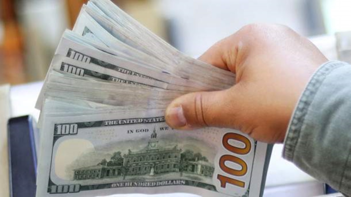 Курс доллара на выходные: гривна укрепилась