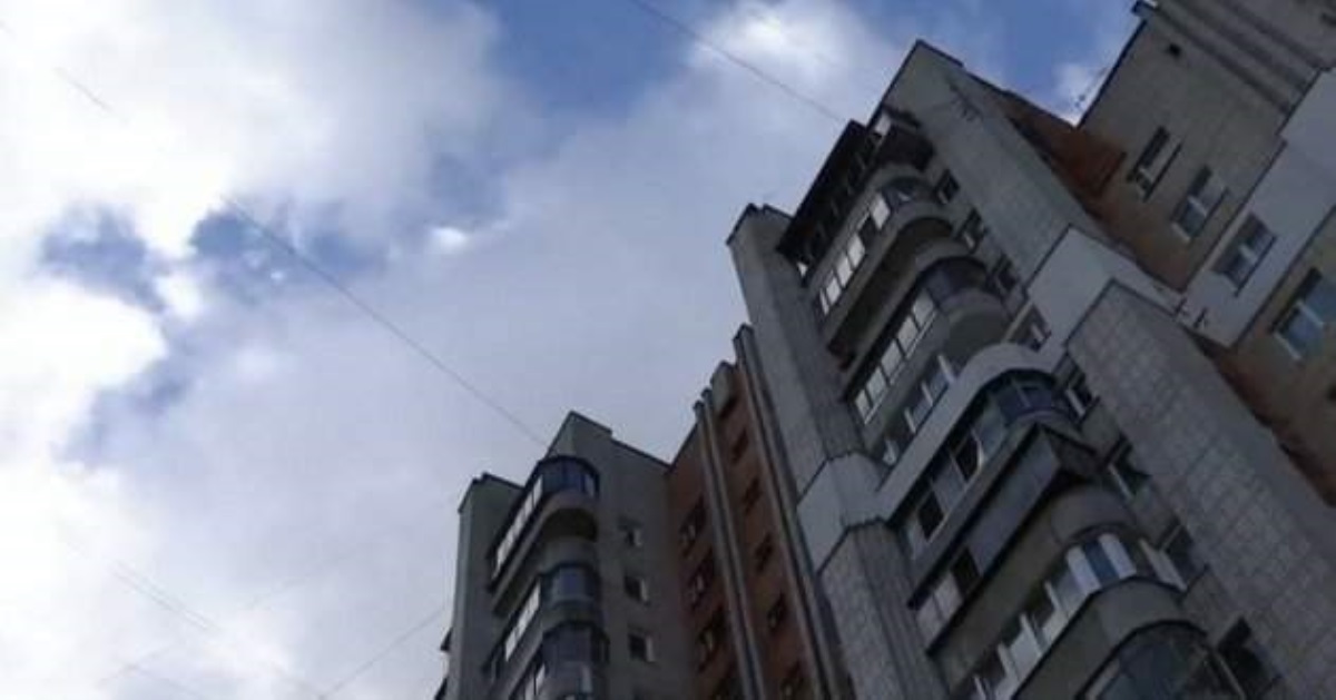 В Киеве девушка во время ссоры вдруг выпрыгнула с 11 этажа