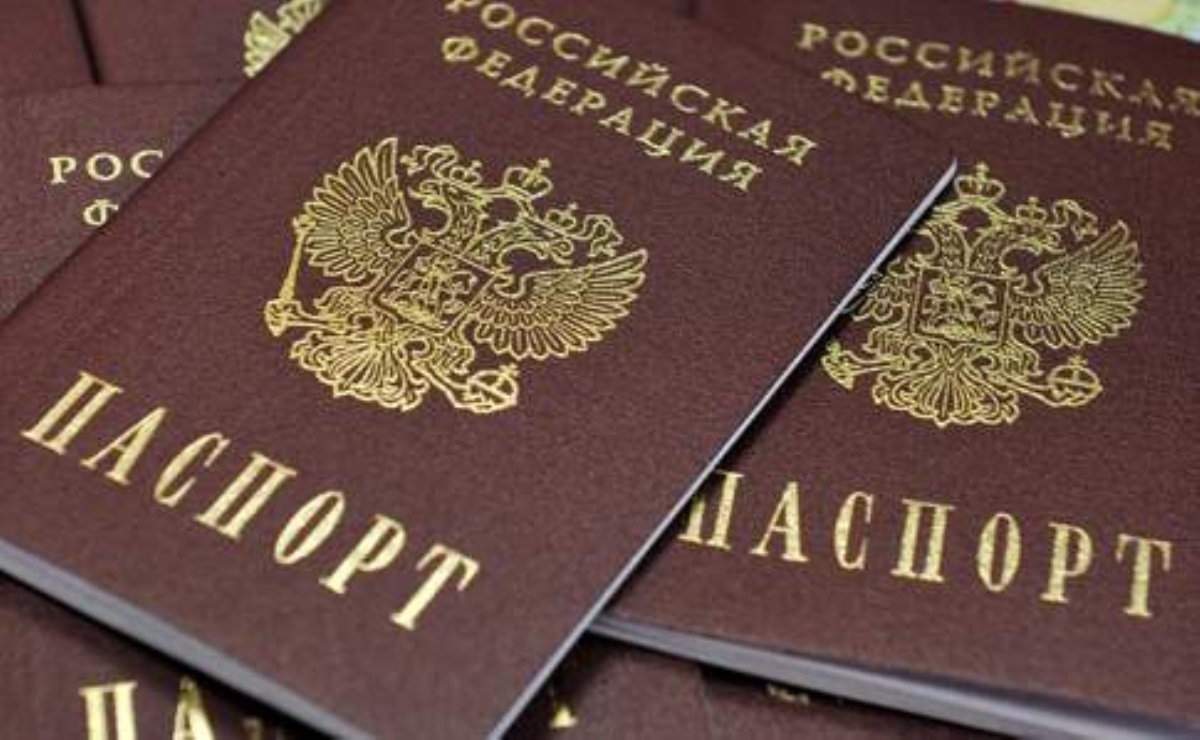 Кремль собирается раздавать в ОРДЛО российские паспорта