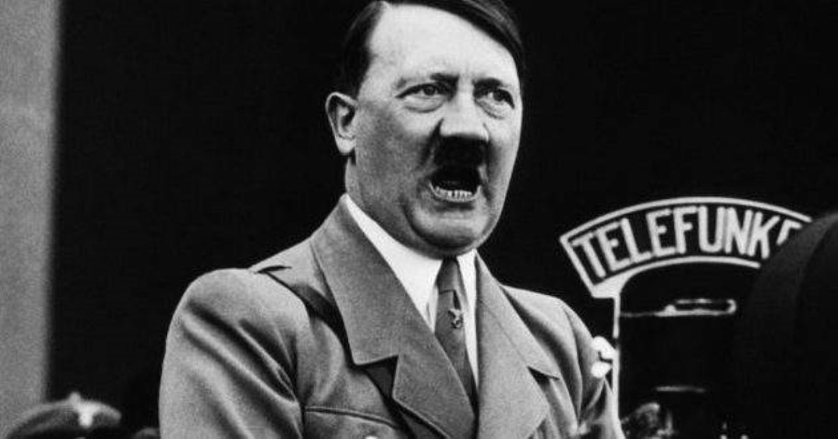Найдены ранее неизвестные снимки Гитлера: овчарка и дети