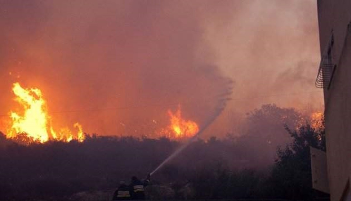 Десятки сгорелших заживо: Россию охватили масштабные пожары, в сети делятся адскими кадрами