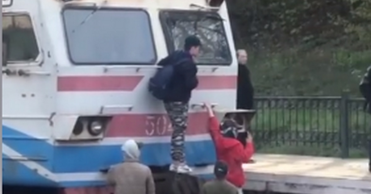 В Киеве жестоко проучили подростков-зацеперов