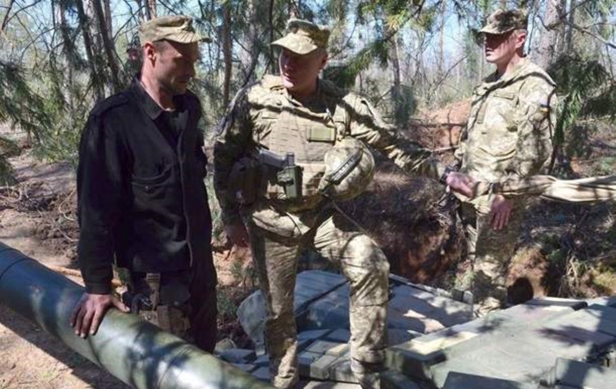 На Донбассе военных привели в полную боеготовность