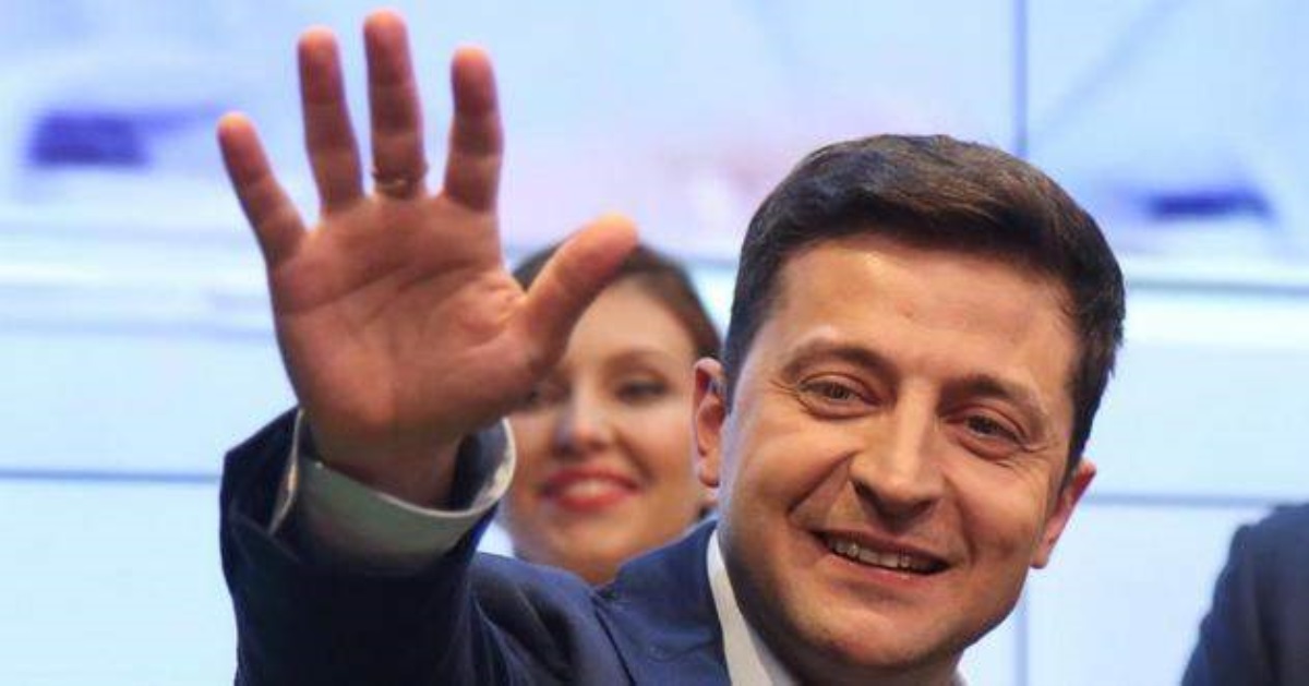 Свет победит тьму: Зеленский поздравил украинцев с Пасхой
