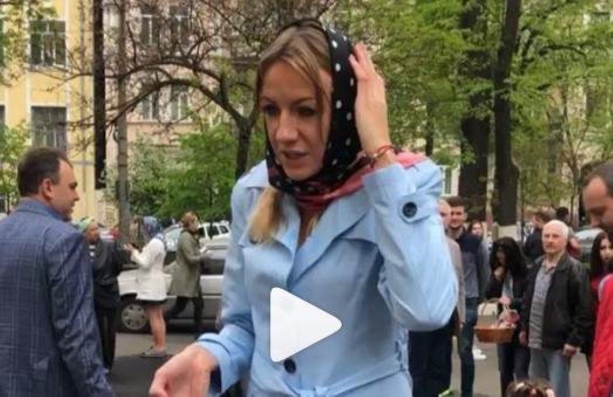 Леся Никитюк развеселила фанатов пасхальным видео
