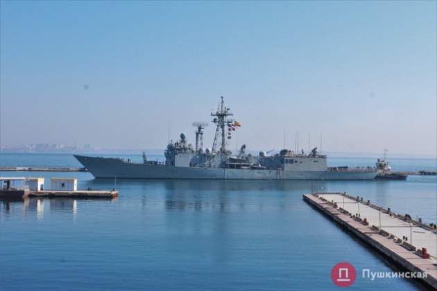В одесский порт вошли военные корабли НАТО