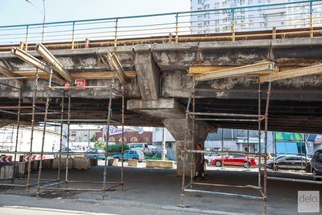 Ремонт Шулявского моста в Киеве проведут с помощью cамоходного "мегадомкрата"