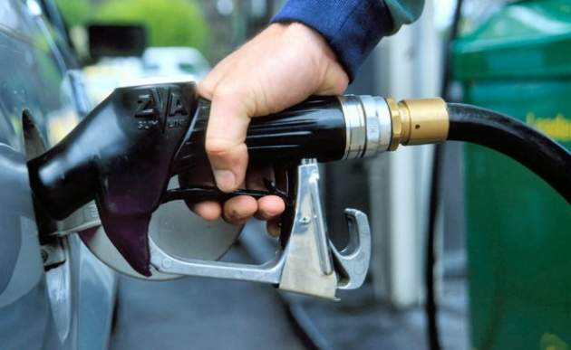 Новые цены на бензин сильно ударят по украинцам